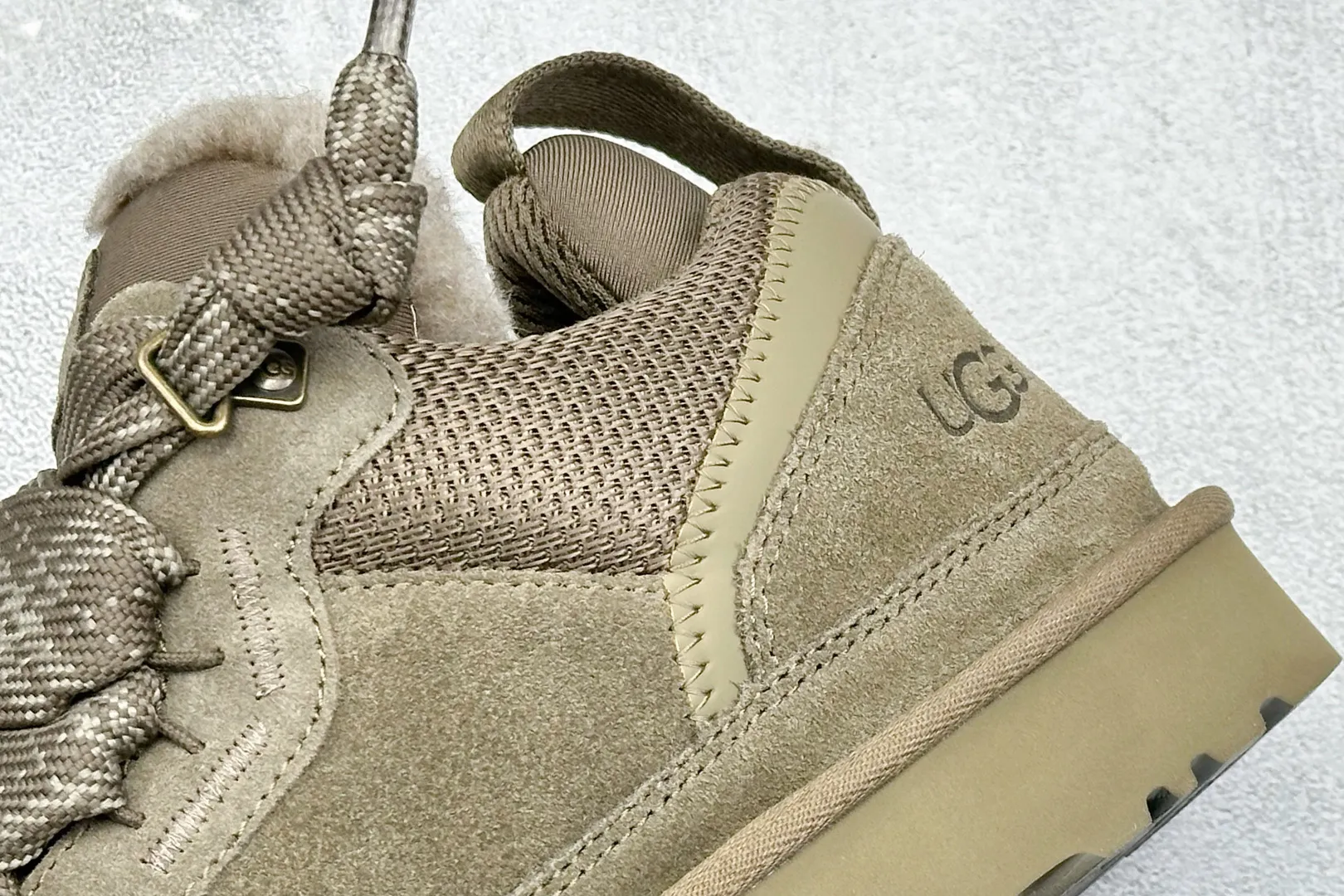 🐲💰 560 Support store UGG sheepskin all-in-one snow boots Mel style upper design, recycled ballistic canvas mesh, high-quality suede upper, two-color flat shoelaces. The inner material of the shoe is made of Longfeng sheep fur. Furry lining keeps warm and locks in heat. The sole material is a comfortable Treadlite by UGG EVA light wing outsole. Item number: 1144032 Size: 35-45